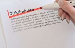 Cos’è discriminazione? Questione di punti di vista 1 discriminazione